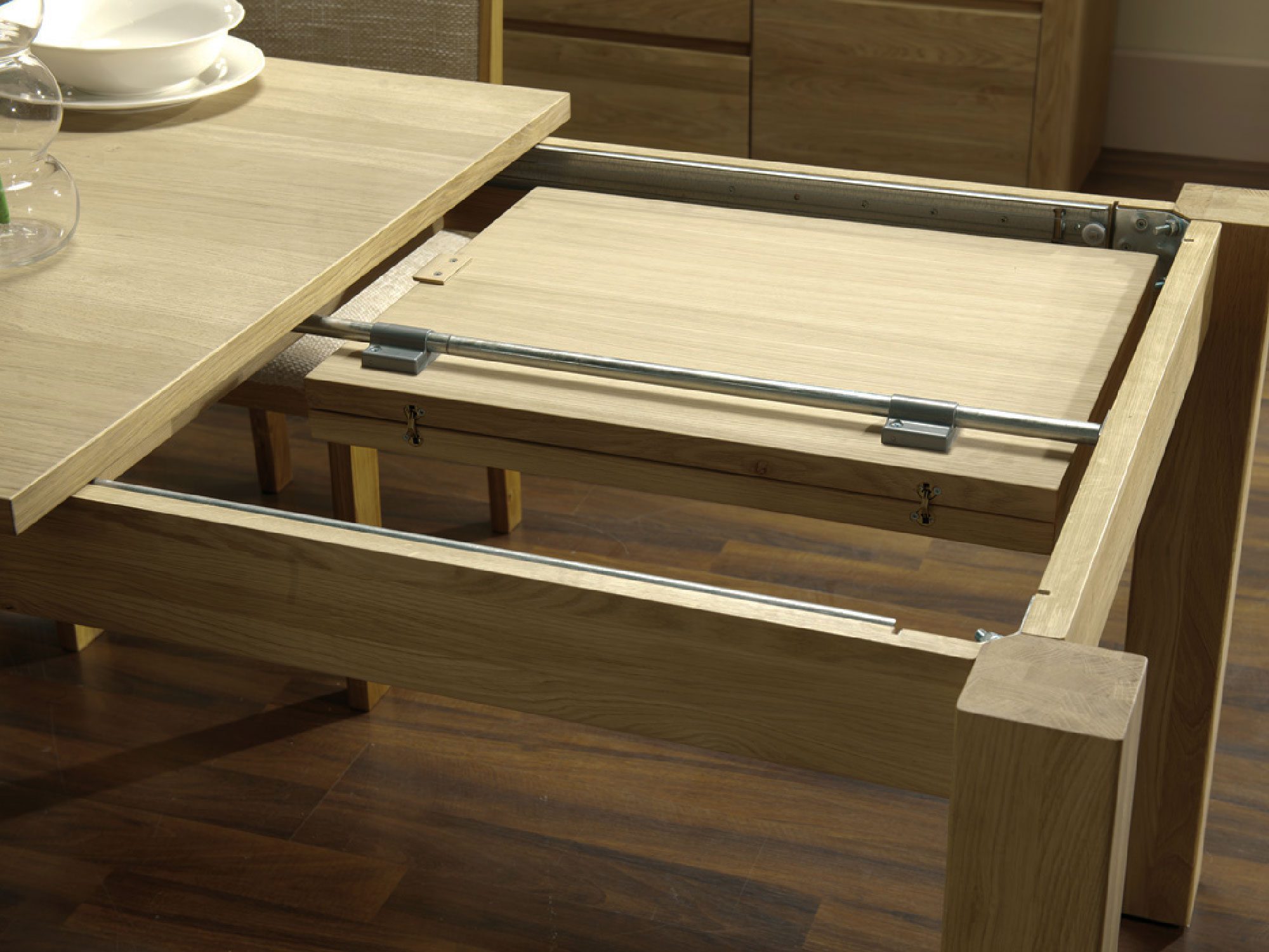 System rozkładania stołu dębowego, widok mechanizmu
