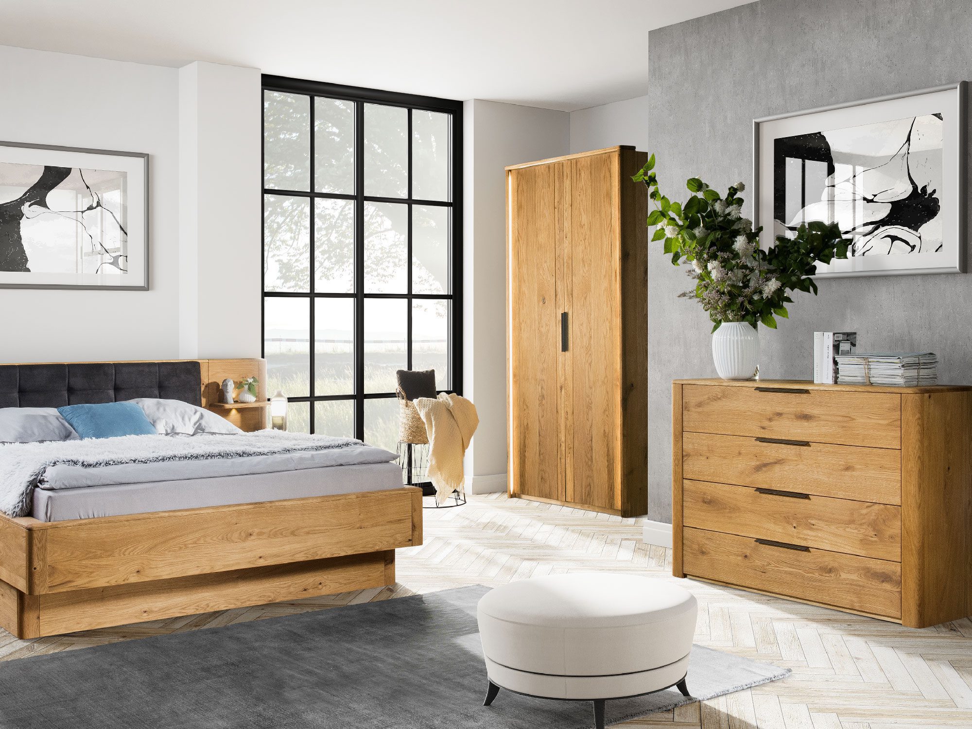 Sypialnia z łóżkiem, komodą i szafą z naturalnego drewna