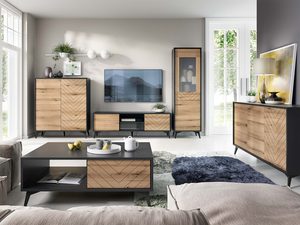 Miniaturka 2 - Salon z dębowymi meblami i czarnymi detalami w stylu nowoczesnym