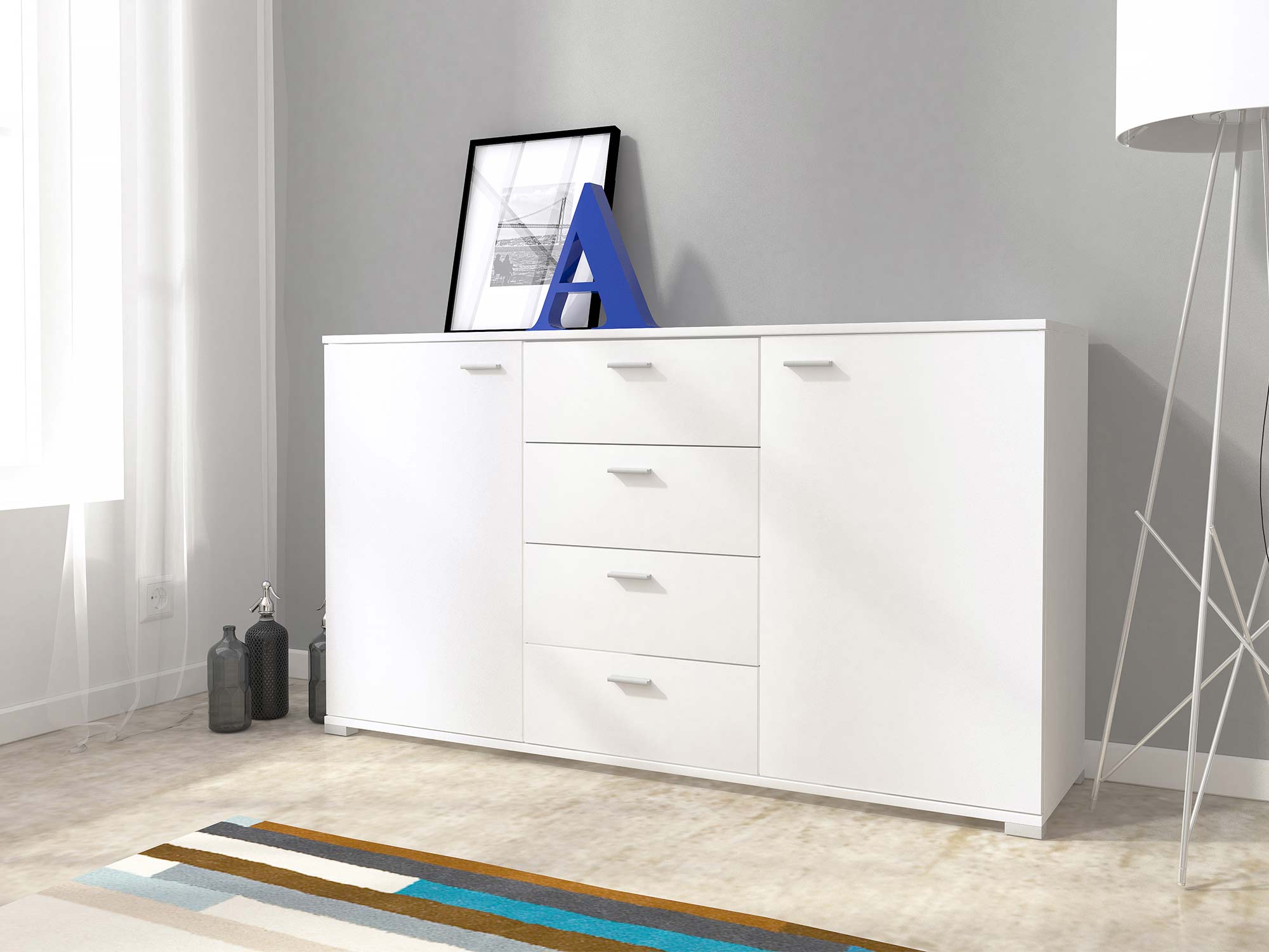 Biała komoda z szufladami w stylu minimalistycznym Biała komoda z szufladami w stylu minimalistycznym