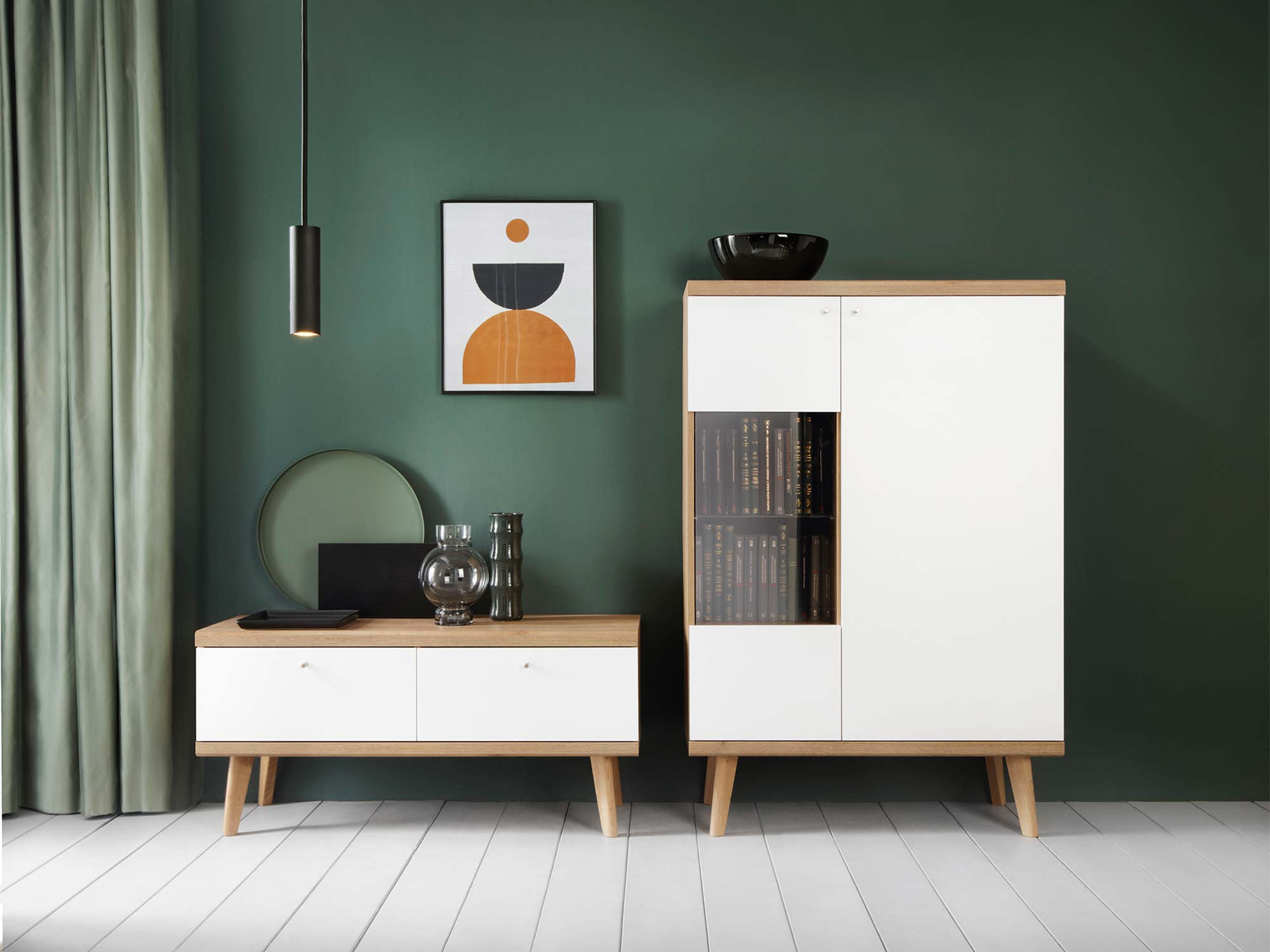 Nowoczesna szafka RTV z dębowymi i białymi frontami, styl minimalistyczny