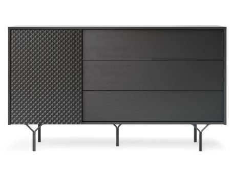 Komoda z trzema głębokimi szufladami i metalowymi nóżkami w stylu modern