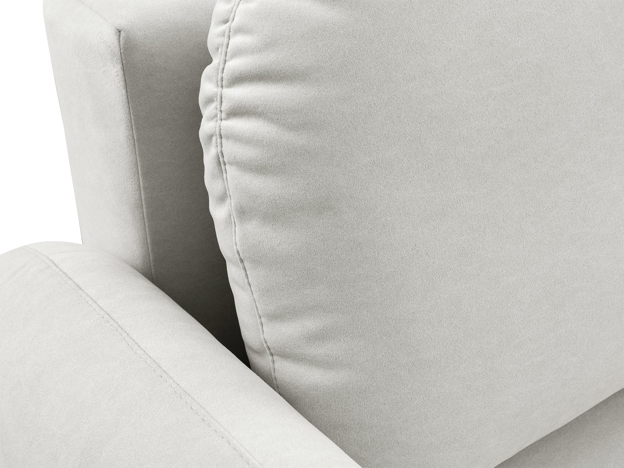 Detal poduszki do sofy w jasnoszarym kolorze Detal poduszki do sofy w jasnoszarym kolorze