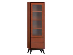 Miniatúra 3 - Drevená vitrína so sklenenými dverami, čiernymi kovovými nohami a minimalistickým dizajnom do moderného interiéru