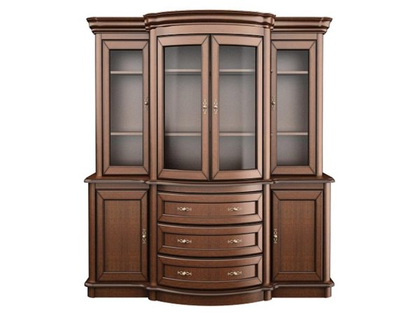 Dřevěný příborník s prosklenými dveřmi a vyřezávanými detalami ve stylu retro do eleganckiego interiéru