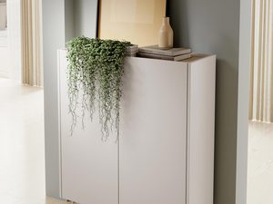 Miniatura 9 - Bílá komoda s kovovými nohami a zaoblenými hranami, moderní styl