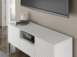 Miniatura 6 - Prostorná bílá TV skříňka z frézovanými čely, styl minimalistický