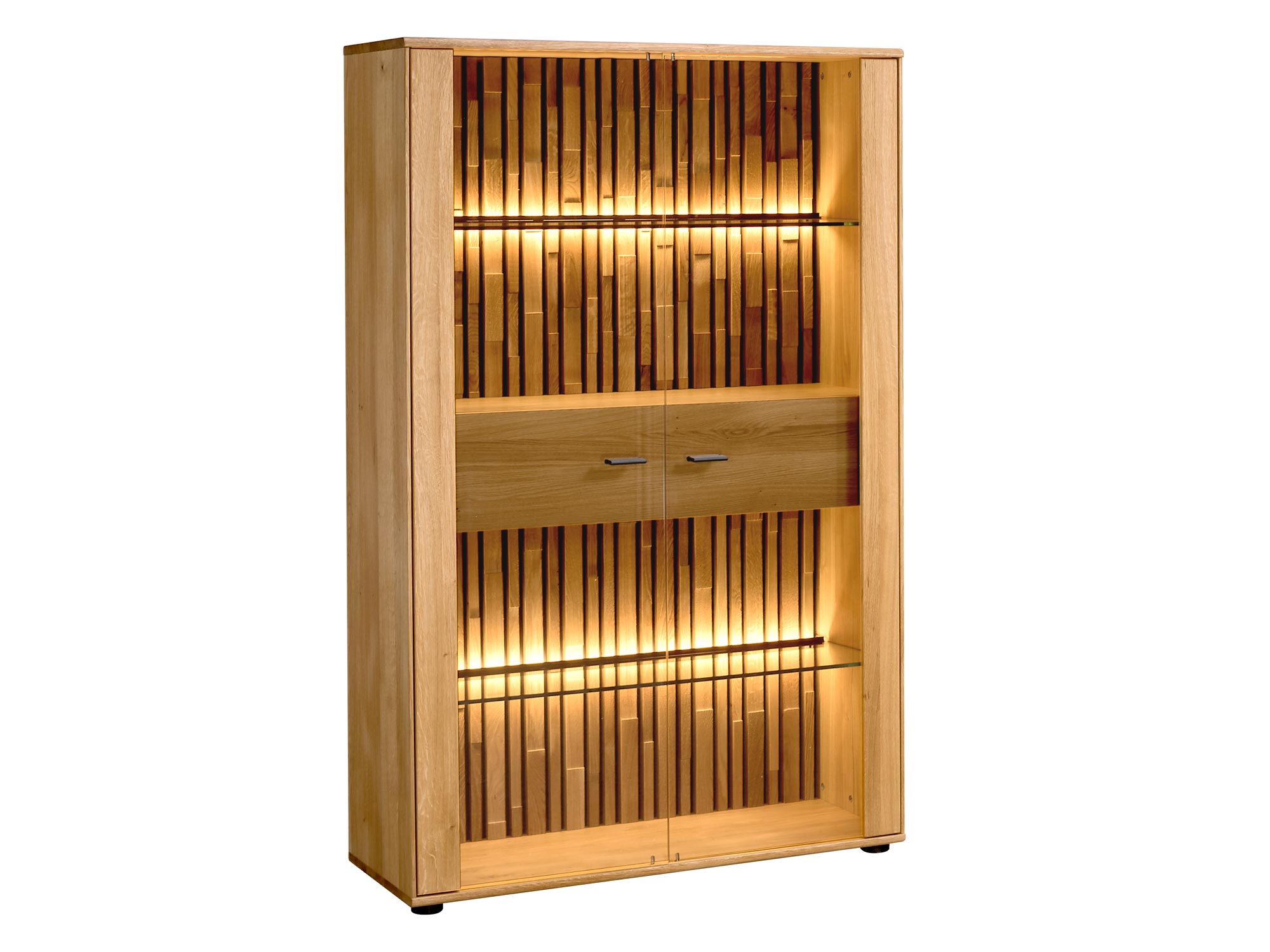 Drewniana witryna z podświetleniem LED i przeszklonymi półkami