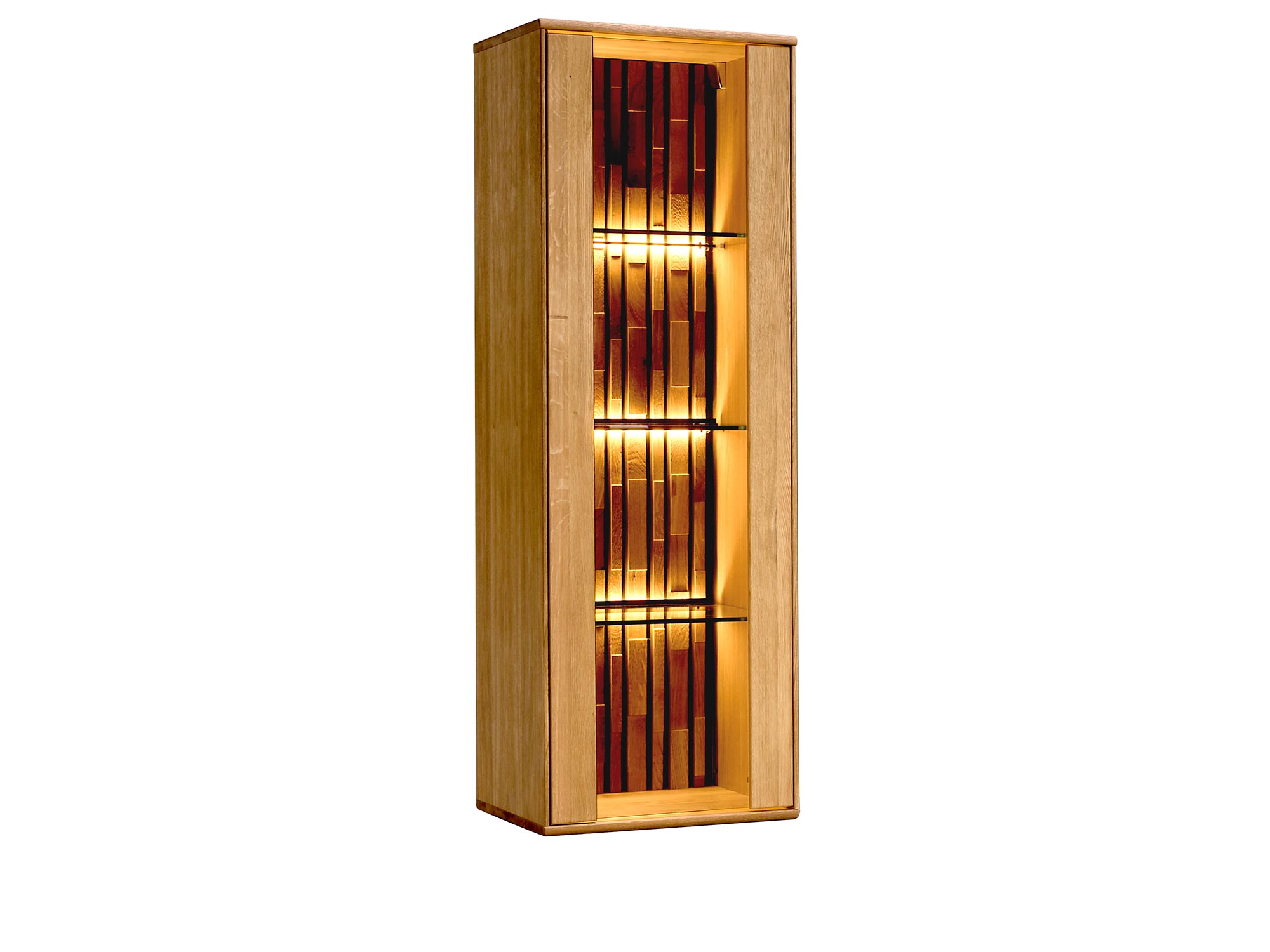 Drewniana witryna z podświetleniem LED i przeszklonymi półkami