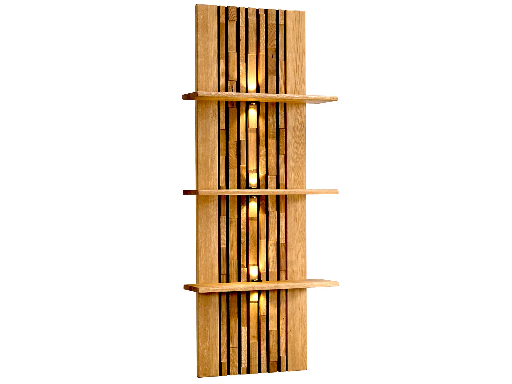 Drewniana półka ścienna z dekoracyjnymi żebrami