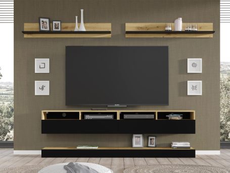 Nowoczesny zestaw mebli RTV z drewnianymi półkami i czarnymi frontami do salonu