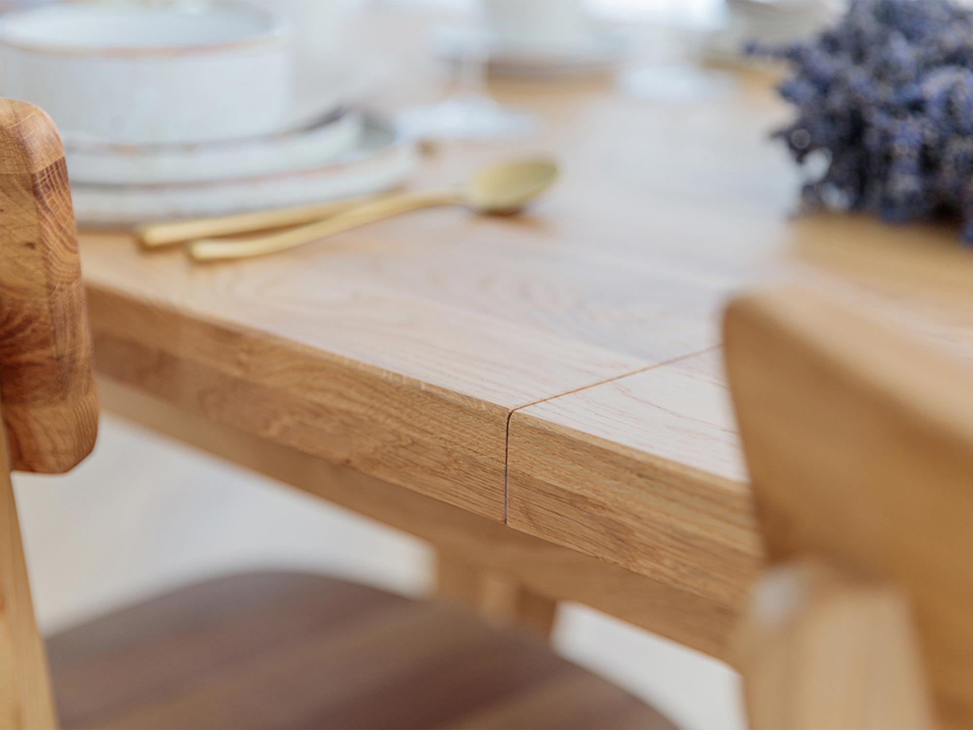 Stół dębowy z prostokątnym blatem, naturalne drewno