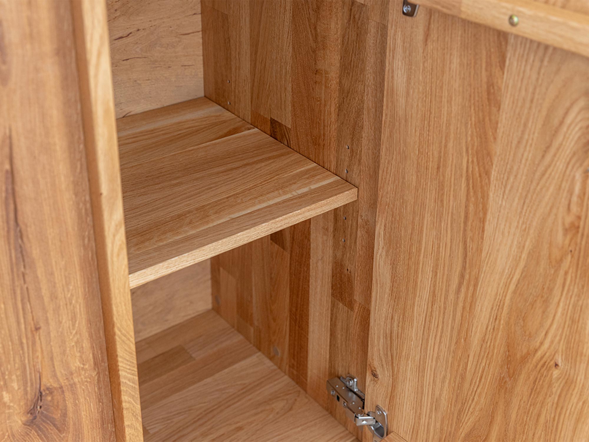 Półka wewnętrzna w komodzie z litego dębu