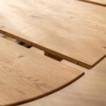 Miniaturbild 7 - Detail der ausziehbaren Tischplatte eines Eichentisches, Naturholz