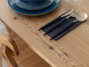 Miniaturka 4 - Okrągły stół dębowy z krzesłami, elegancki wystrój jadalni