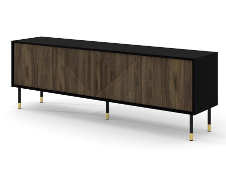 Komoda RTV z czarnymi frontami, geometrycznym wzorem i smukłymi złotymi nogami w nowoczesnym stylu do eleganckiego salonu