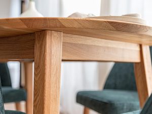 Miniaturka 3 - Detal blatu stołu dębowego, naturalne wykończenie