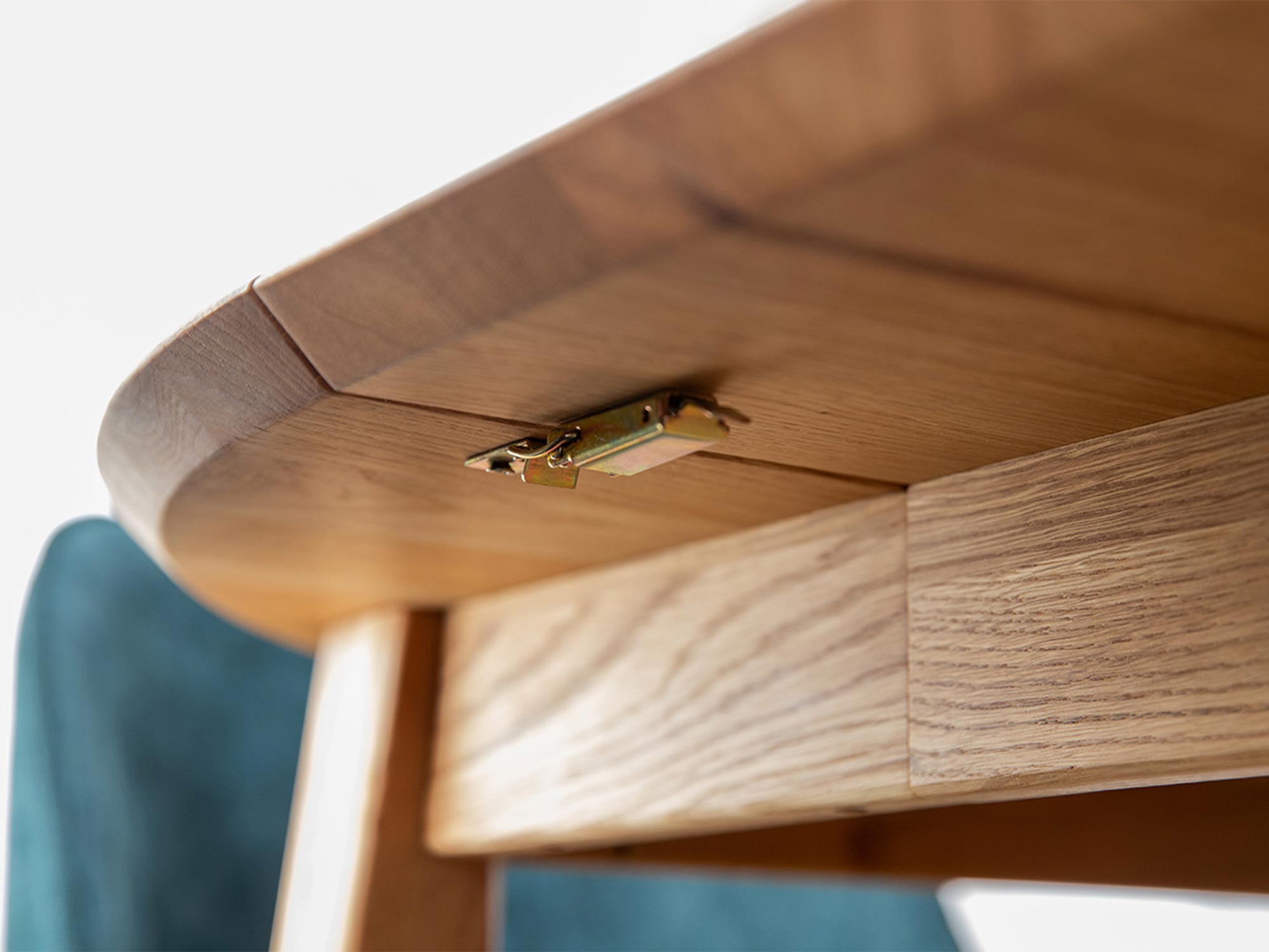 Zawias do rozkładania stołu dębowego, solidna konstrukcja