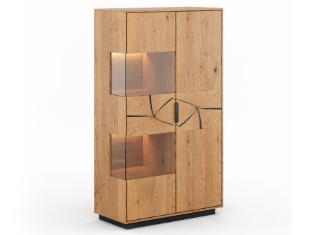 Detal wykończenia witryny z litego drewna dębowego