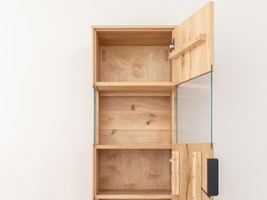 Miniaturka 7 - Witryna z podświetleniem LED i szklanymi elementami