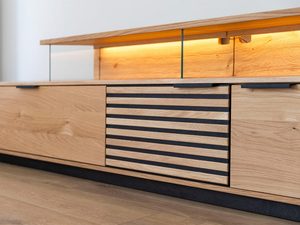 Miniatura 6 - TV skříňka dubová z vodorovnými wstawkami a podsvícením