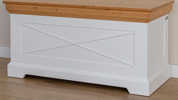 Miniaturka 1 - Drewniana skrzynia biała do przedpokoju