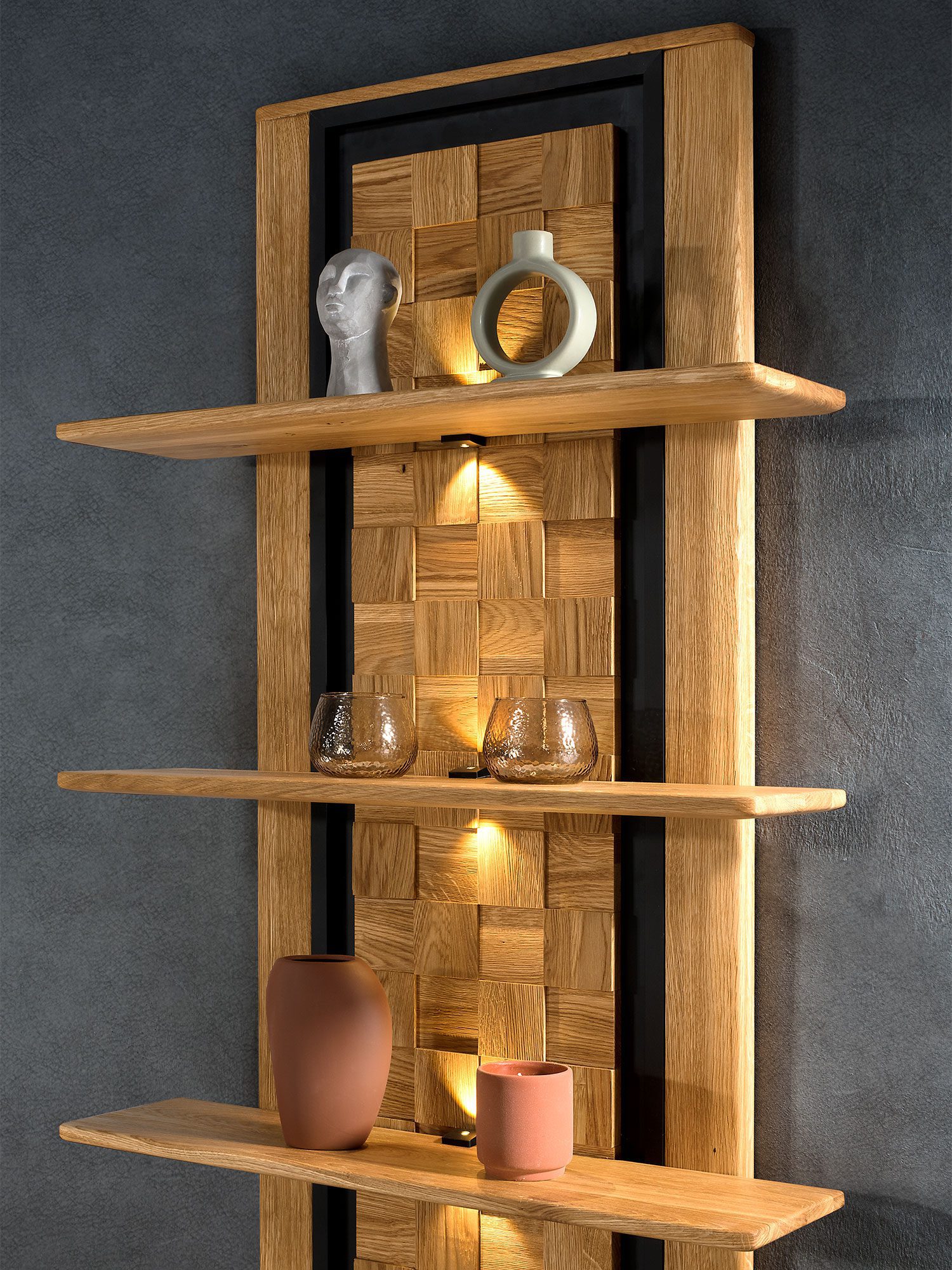 Zestaw półek wiszących z litego drewna i oświetleniem LED