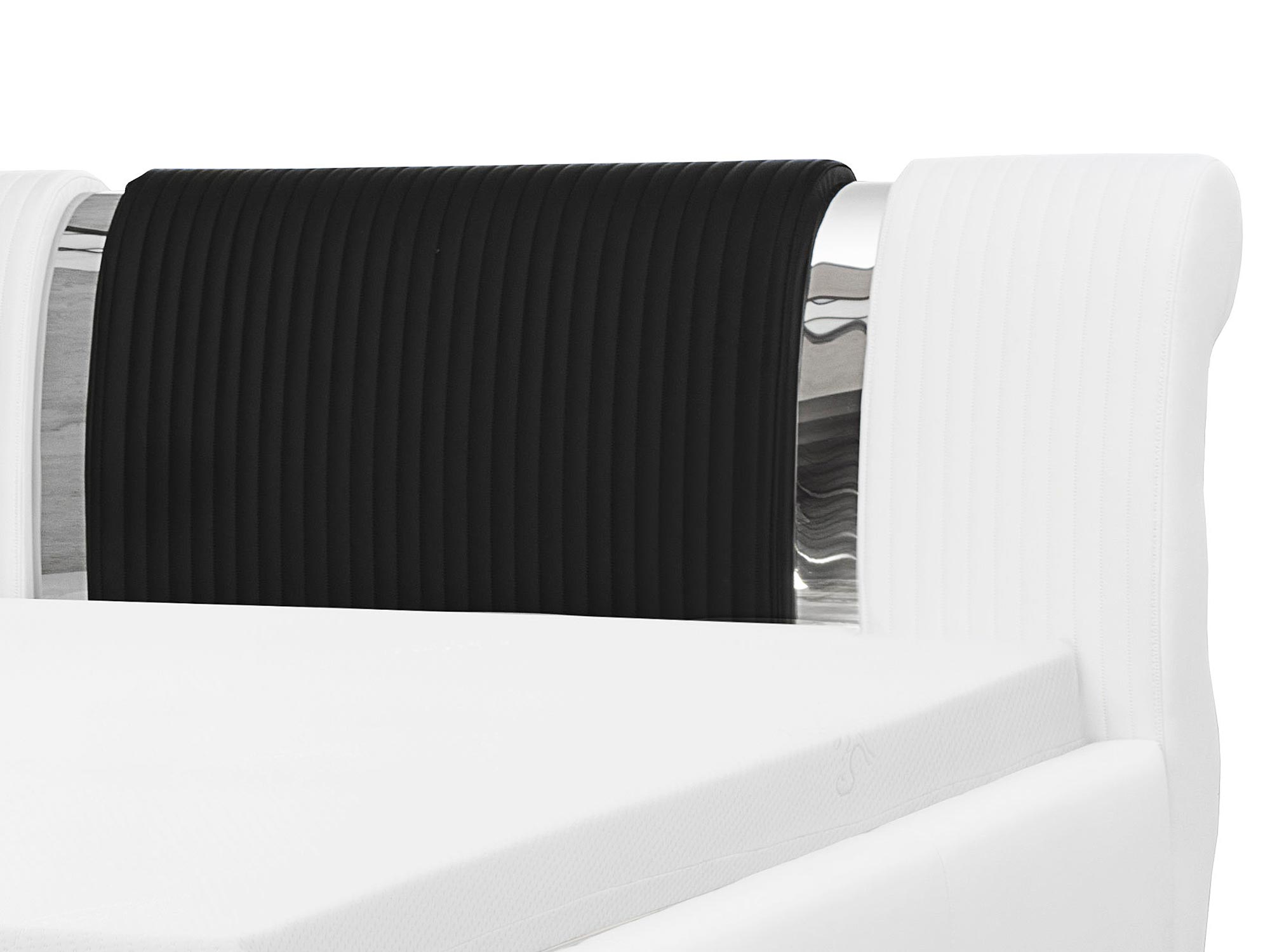 Zbliżenie na zagłówek łóżka tapicerowanego w kolorze białym z czarnym akcentem Zbliżenie na zagłówek łóżka tapicerowanego w kolorze białym z czarnym akcentem