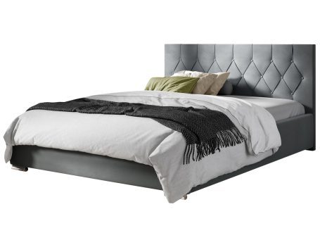 Szare łóżko z wysokim zagłówkiem i jasną pościelą