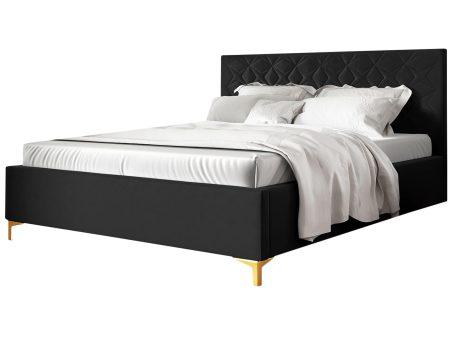 Czarny model łóżka z prostym wezgłowiem i kontrastową pościelą