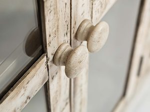 Miniaturka 6 - Uchwyty drewniane komody prowansalskiej detal zbliżenie