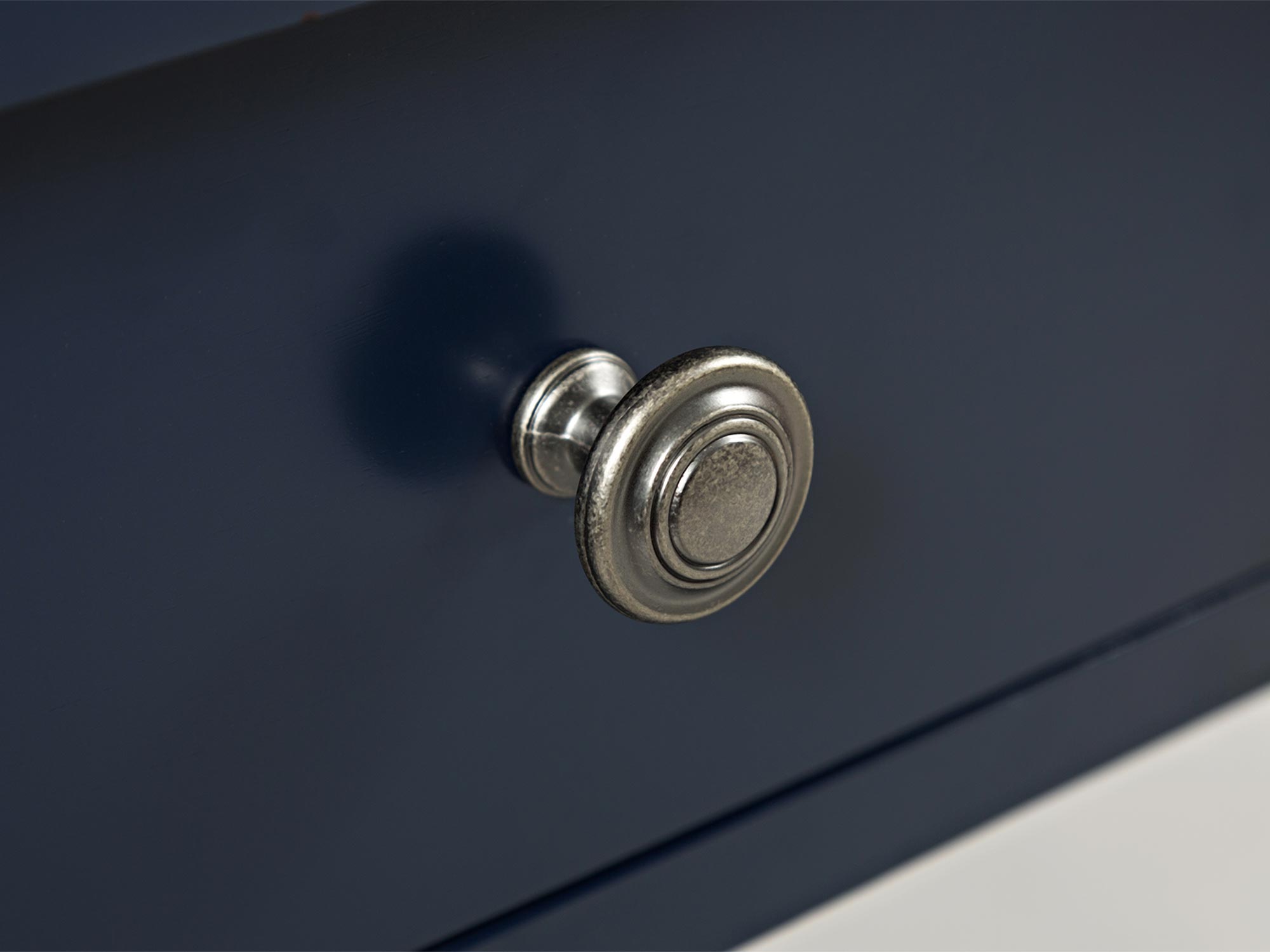 Eleganckie uchwyty konsoli w kolorze granatowym