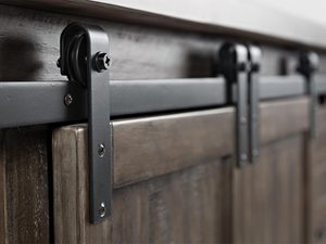 Miniaturka 4 - Detale komody z przesuwnymi drzwiami
