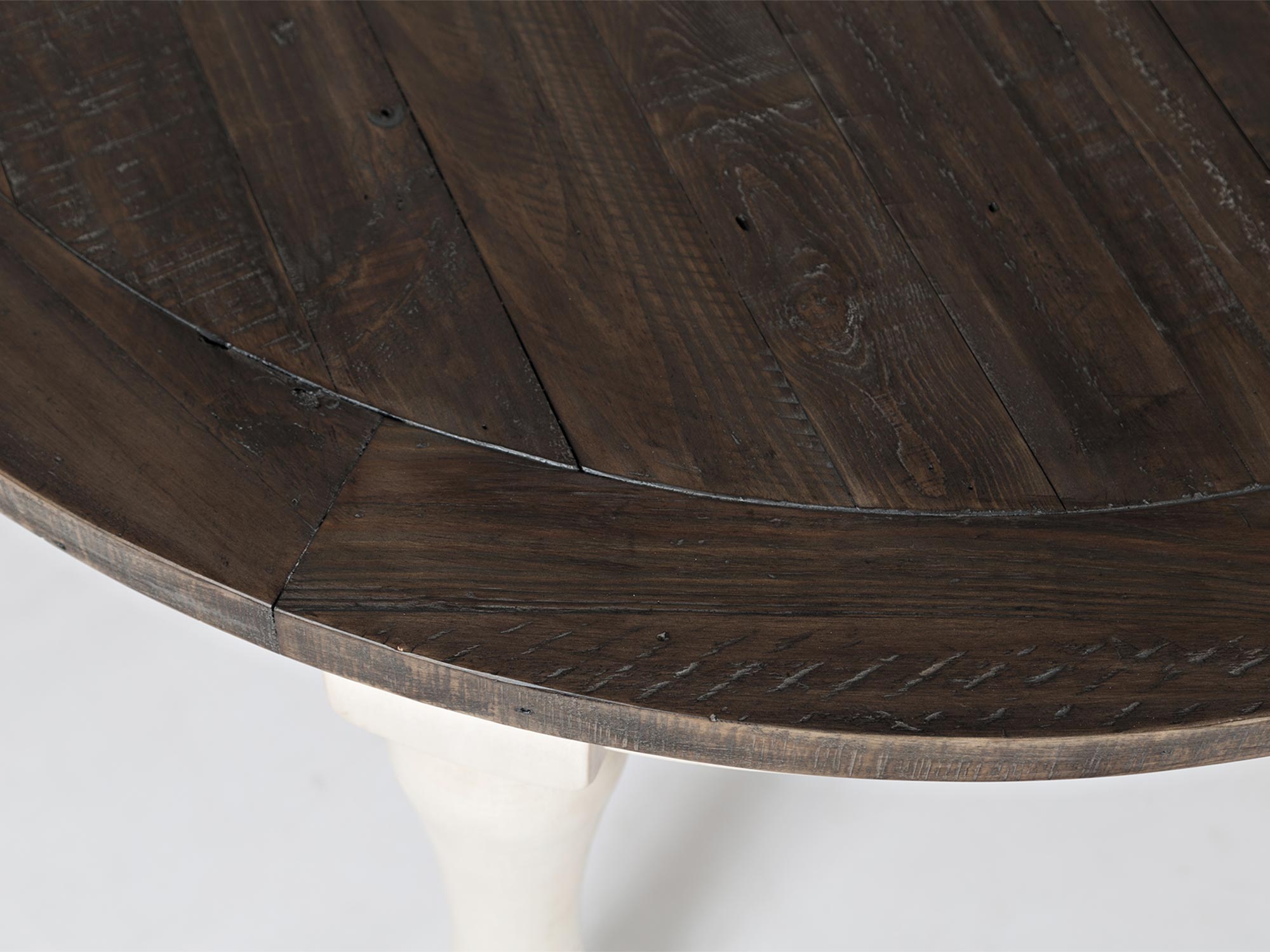 Detal stołu z drewna sosnowego