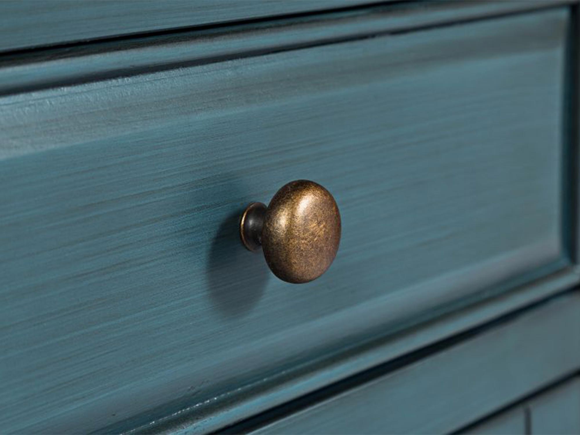 Detale w postaci złotych gałek