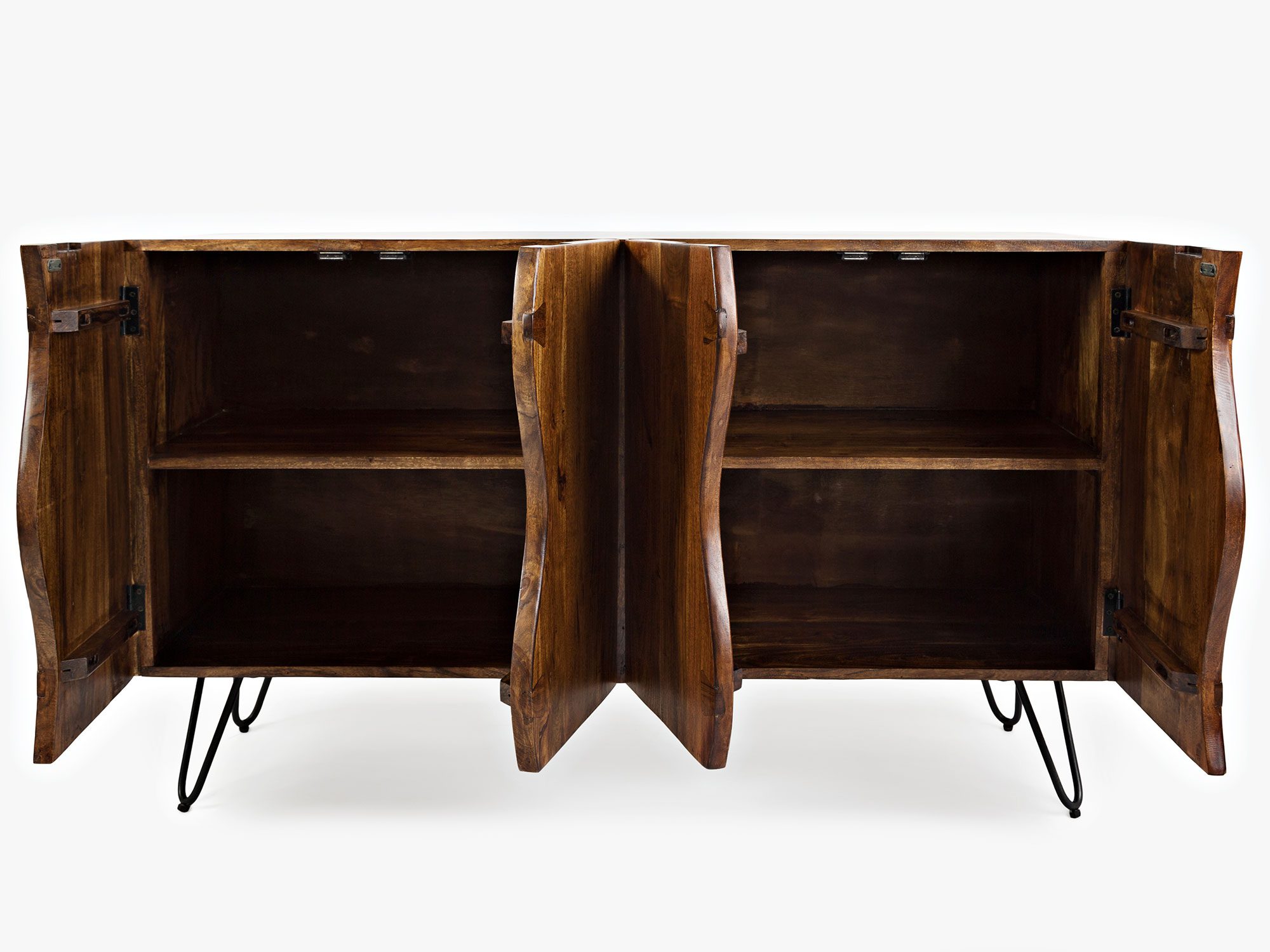 Drewniana komoda w stylu rustykalnym z unikalnymi frontami