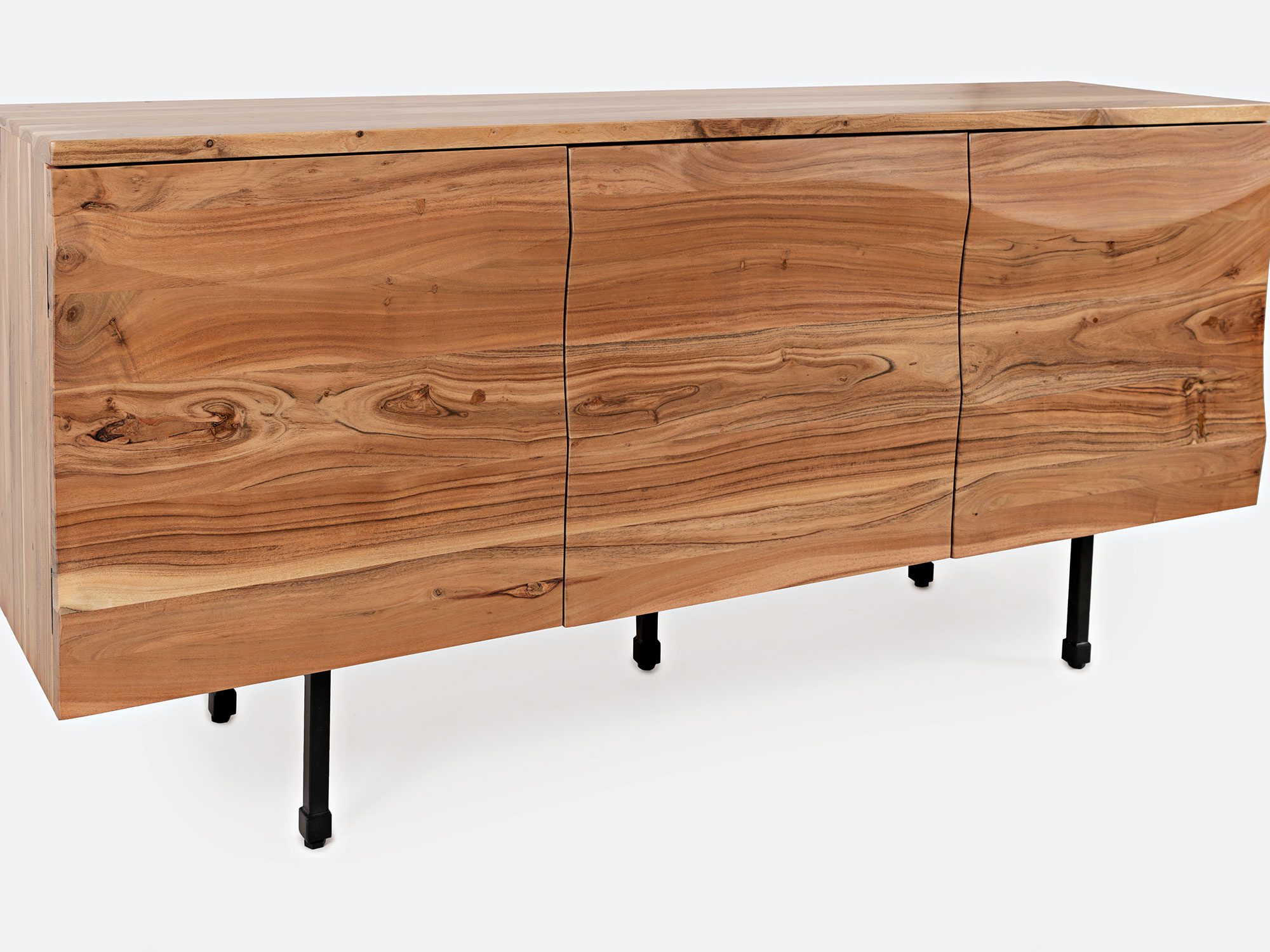 Detal metalowego uchwytu w stylu vintage do eleganckich mebli