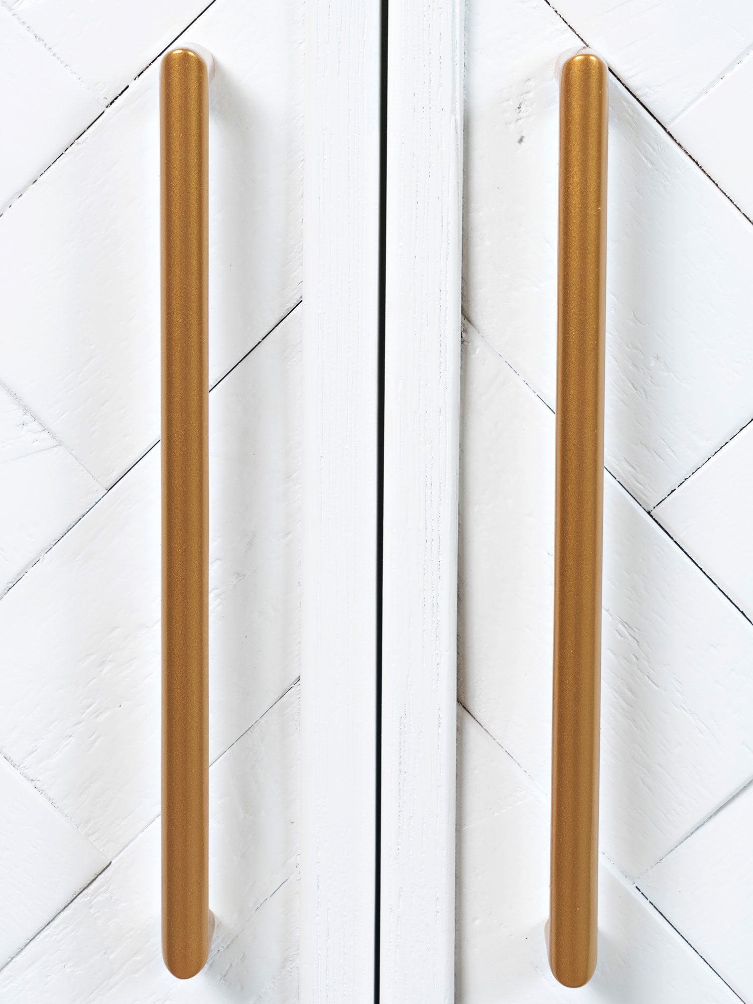 Zbliżenie na eleganckie uchwyty w stylu glamour