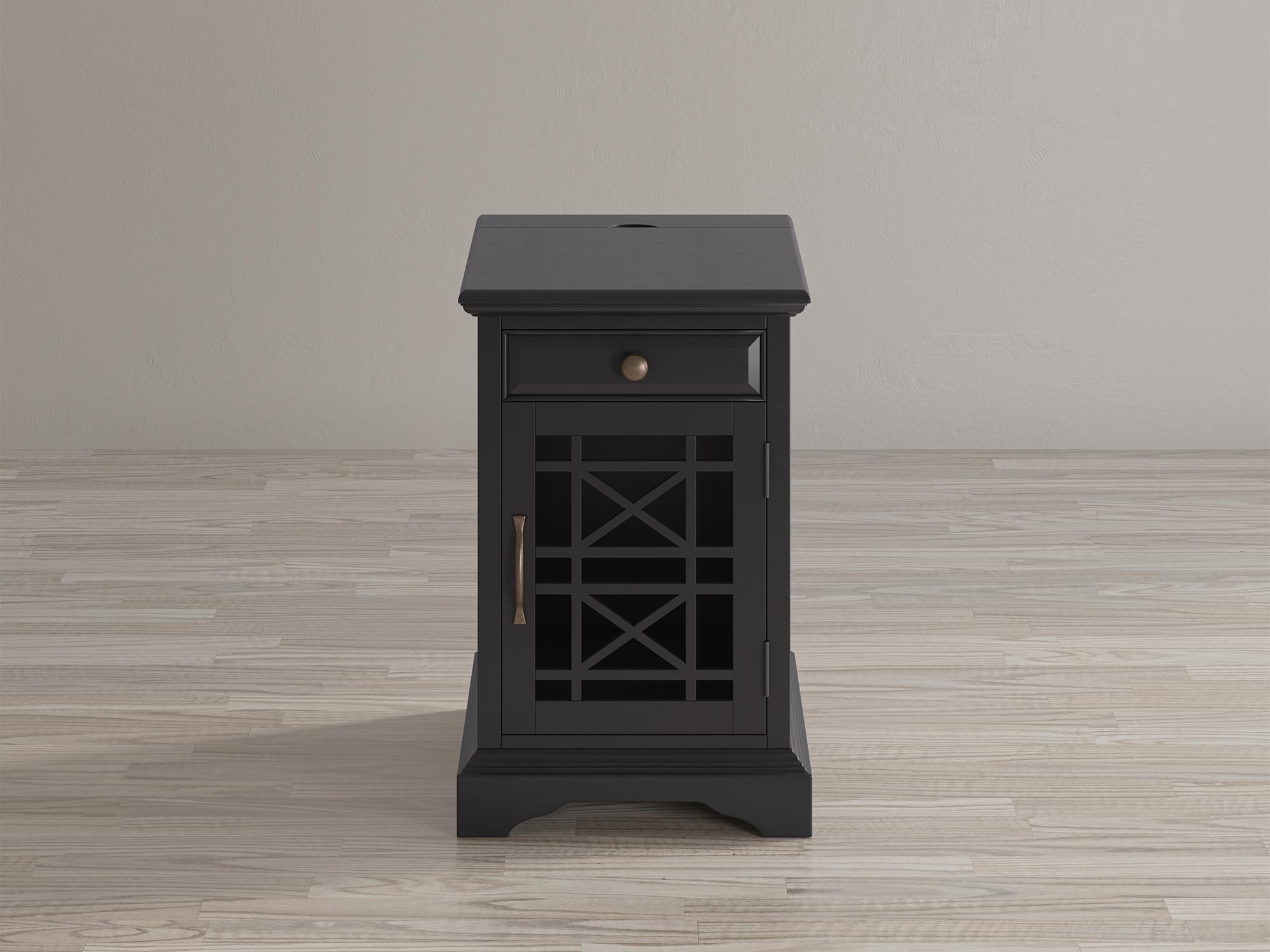 Klasyczna szafka nocna w czarnym kolorze z ozdobnymi drzwiczkami