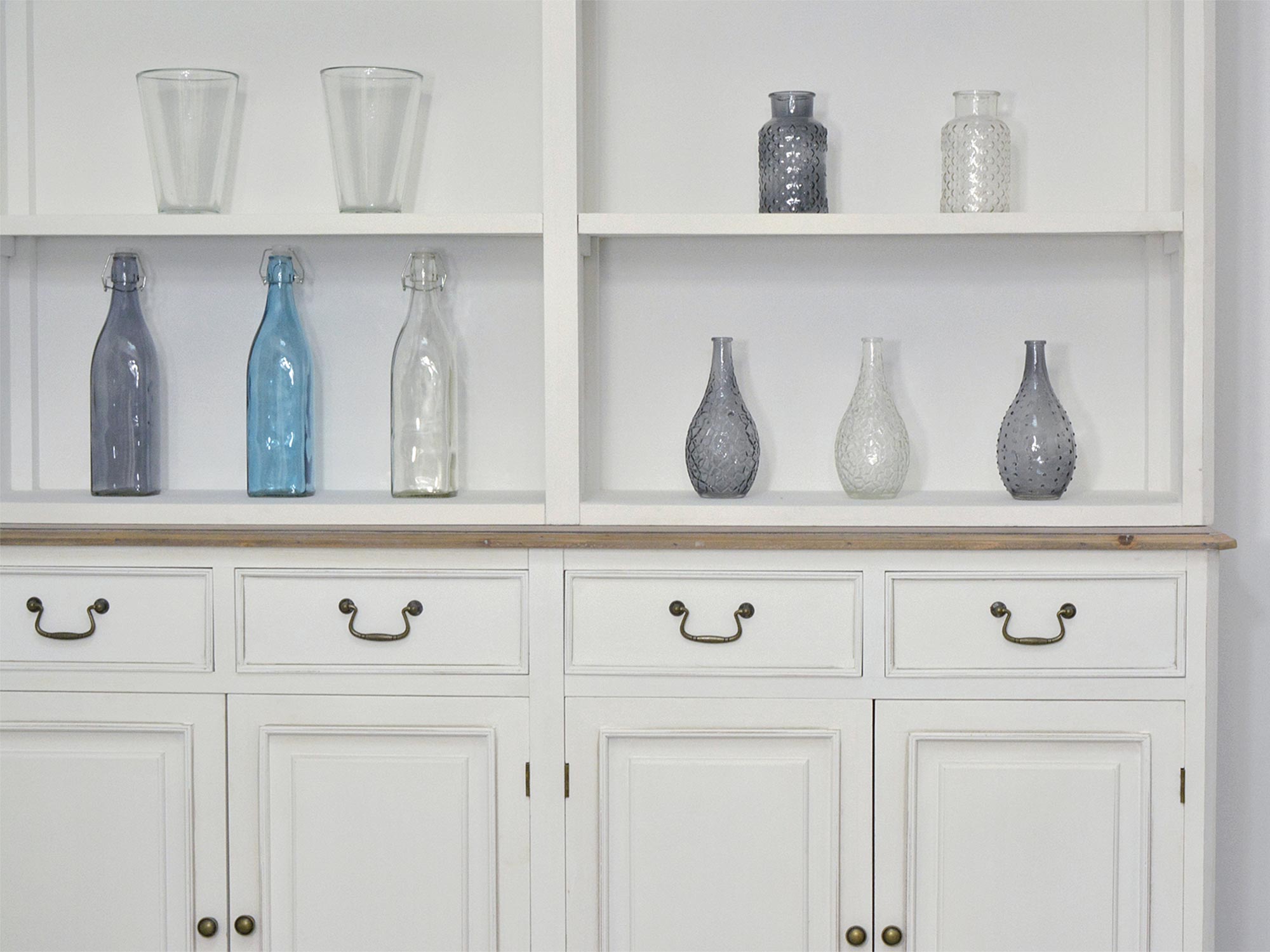 Kredens prowansalski biały z ciemnobrązowym blatem