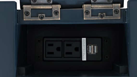 Miniaturka 6 - Zbliżenie na gniazdo USB