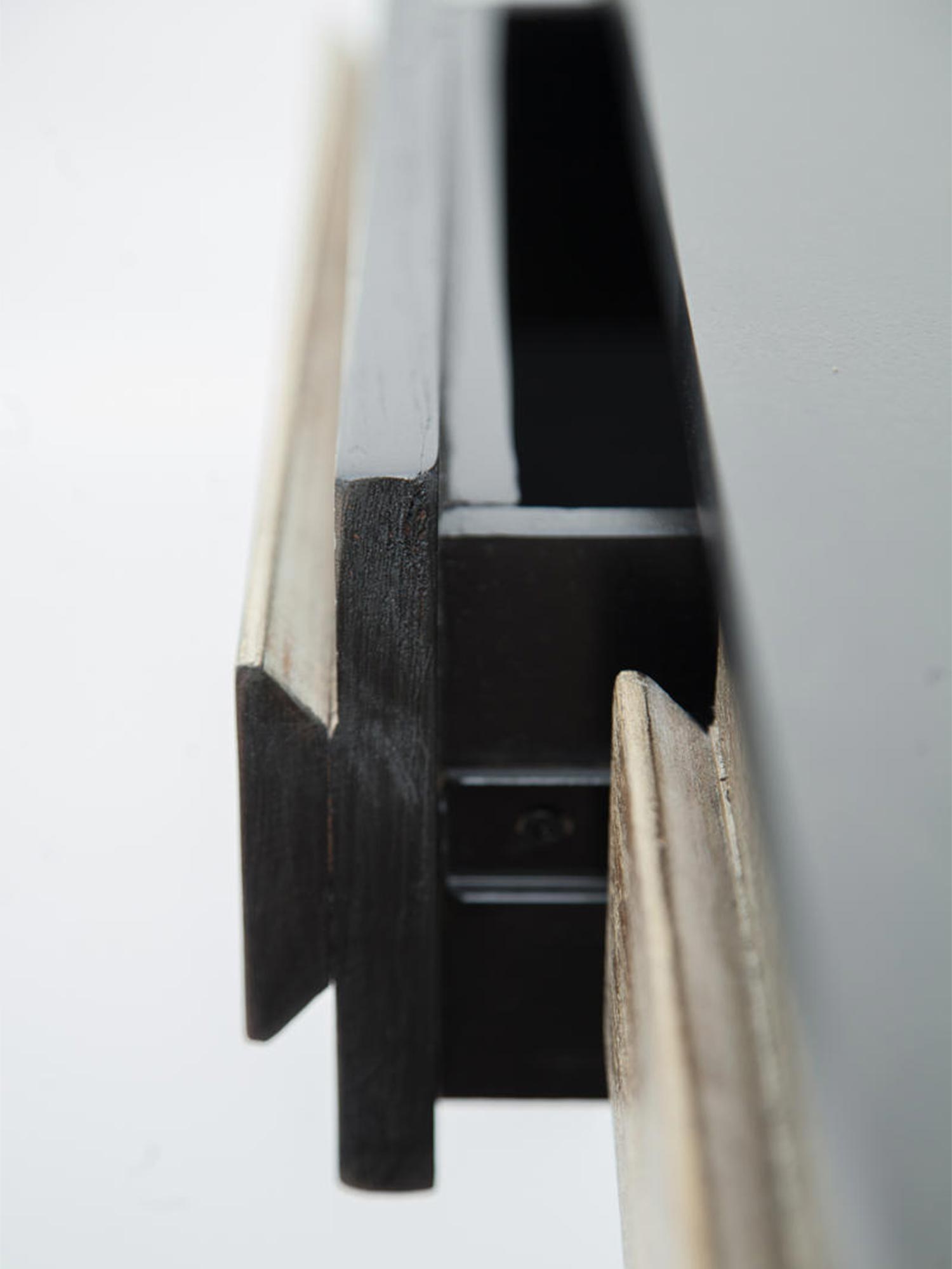 Detale konsoli w stylu retro