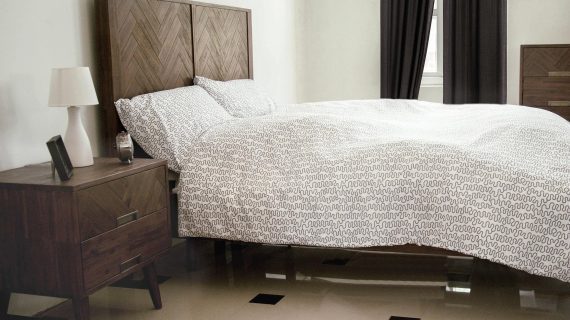 Miniaturka 3 - Drewniane łóżko z wysokim wezgłowiem w stylu klasycznym