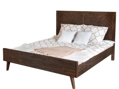 Drewniane łóżko z dekoracyjnym zagłówkiem w stylu industrialnym kolor ciemny brąz