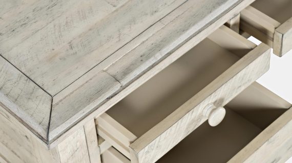 Miniaturka 5 - Detal wykończenia blatu jasnego biurka w stylu rustykalnym
