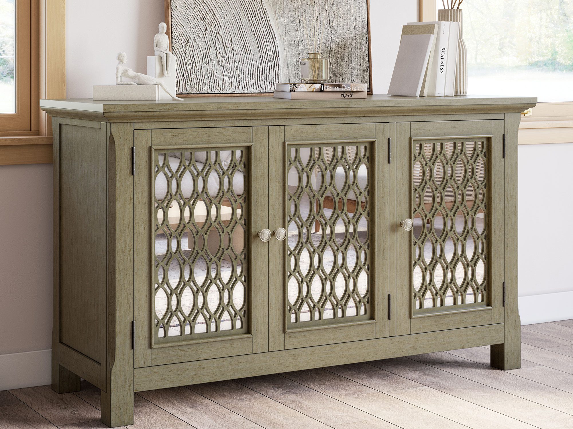 Detal komody z ażurowymi panelami i klasycznym wykończeniem