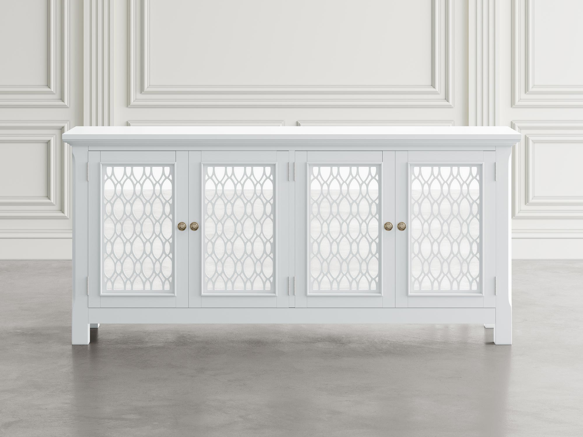 Biała komoda z rzeźbionymi frontami w stylu klasycznym do salonu