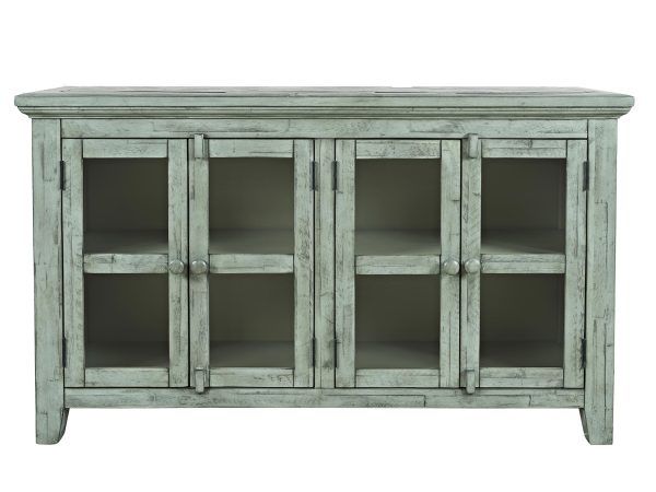Příborník s prosklenými čely a policemi ve stylu shabby chic