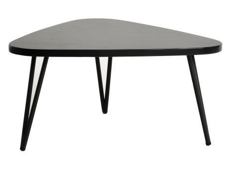 Nowoczesny stolik kawowy o asymetrycznym kształcie i metalowych nogach