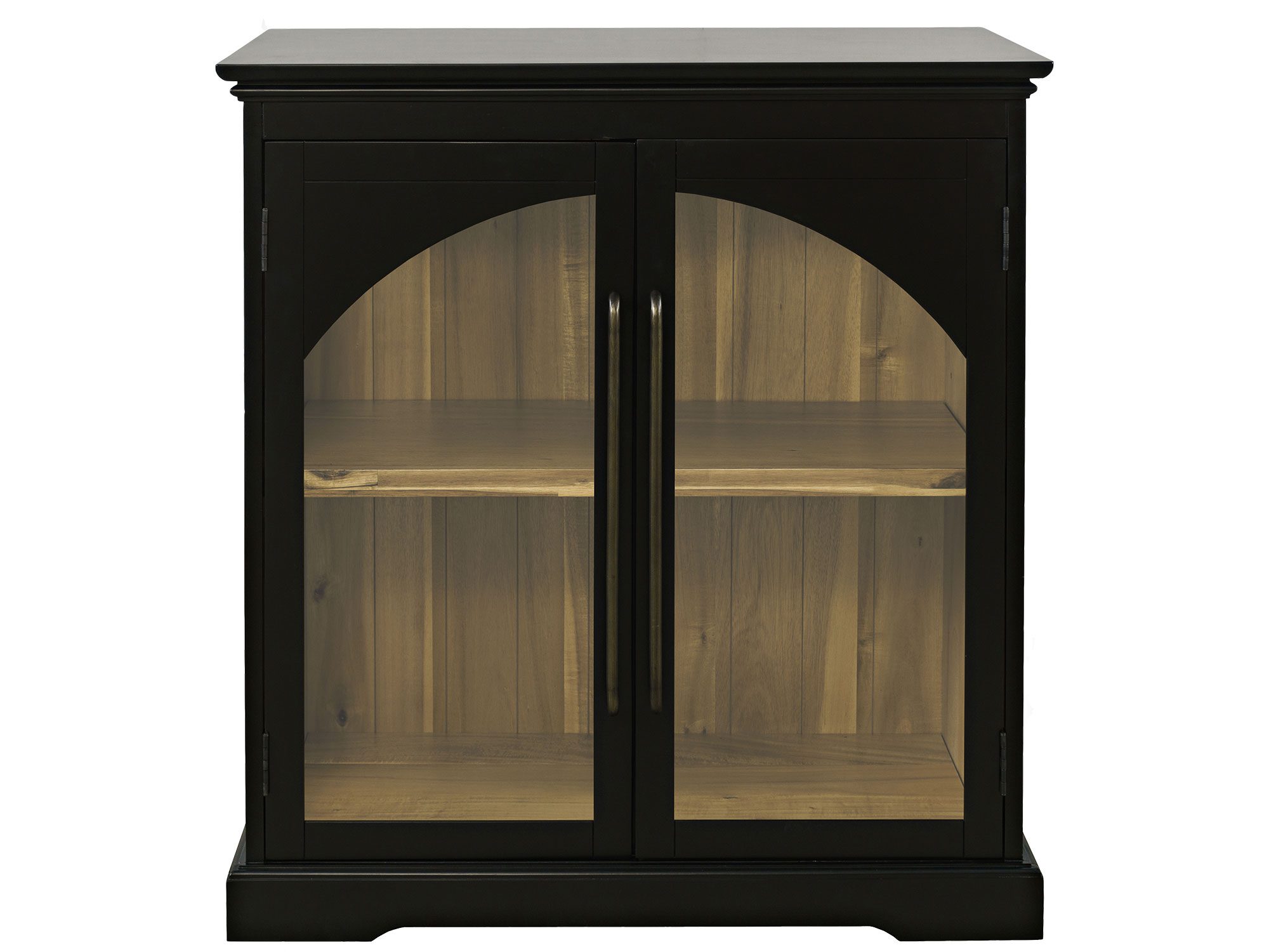 Ozdobne fronty w eleganckiej komodzie